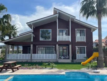 Duplex-Holzvilla Zum Verkauf In Dalyan Gülpınar Auf 900M2 Grundstück