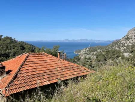 Village House For Sale In 4,400M2 Land With Full Sea View In Gökbel